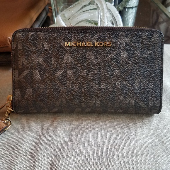 Signature Multi-function Phone Case Wallet w/Strap - Picture 2 of 8